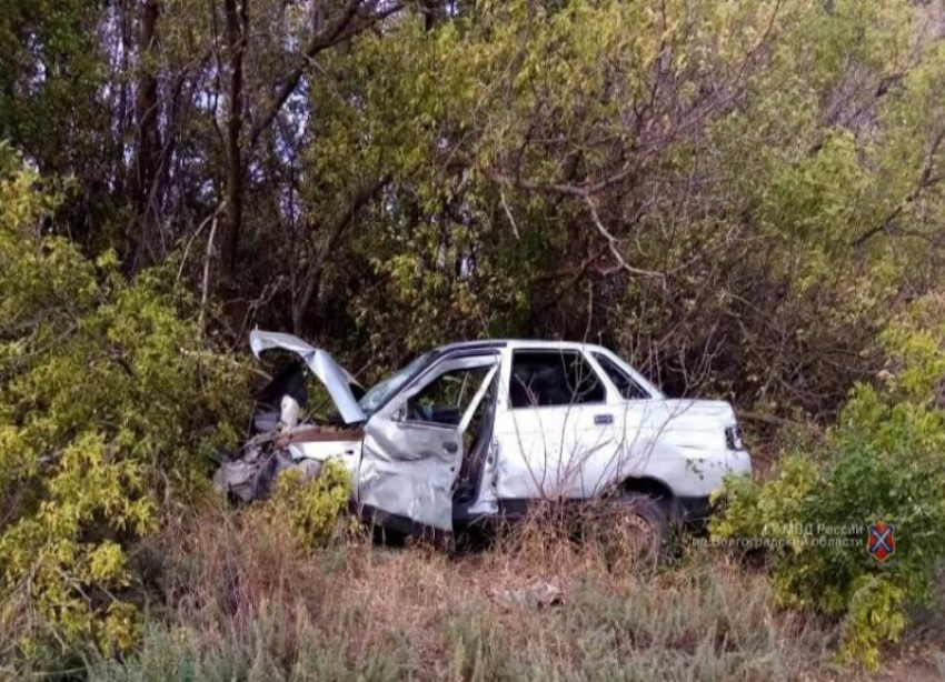 Водитель  LADA погиб на грунтовой дороге в Волгоградской области
