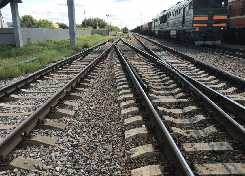 Пассажира поезда осудили за нападение с ножницами на проводника и попутчика под Волгоградом