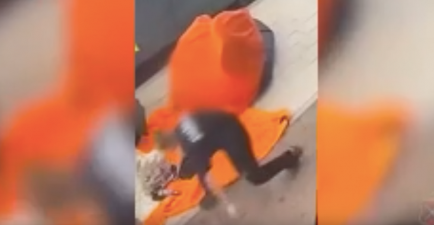 Зумер нелепо попался на краже в Волгограде – видео 