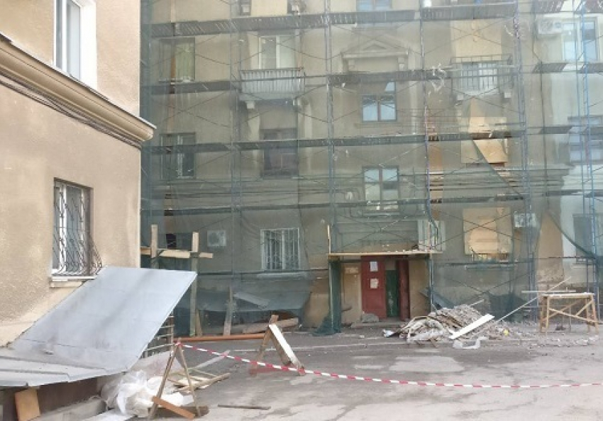 Особенную четырехэтажку на юге Волгограда отремонтируют за 22 млн рублей