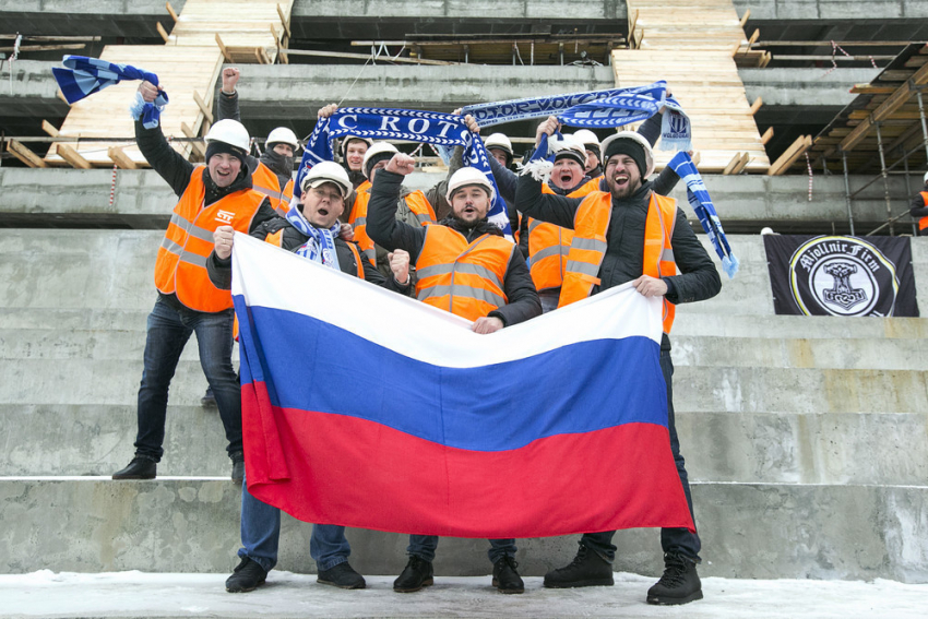 Болельщики «Ротора» стали первыми, кто увидел изнутри строящийся стадион «Волгоград Арена»