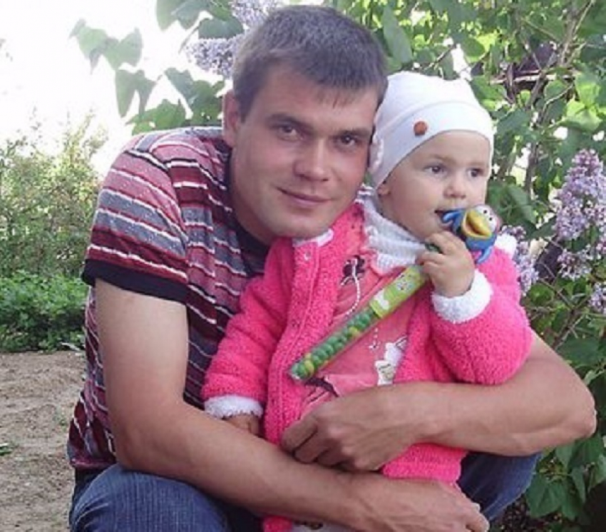 Под Волгоградом местный житель спас из горящего дома 3 маленьких детей