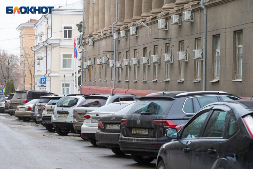 В Волгограде пообещали решить проблему парковок за 10 лет 