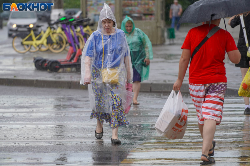 Штормовое предупреждение до 31 июля объявили в Волгоградской области