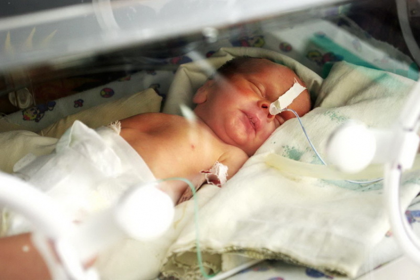 В Волгоградской области новорожденная впала в кому после купания в ванной 