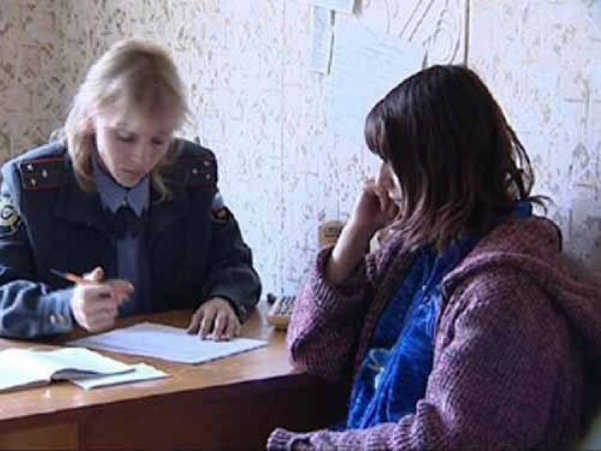В Волгограде приставы забрали у 30-летней матери пятерых детей