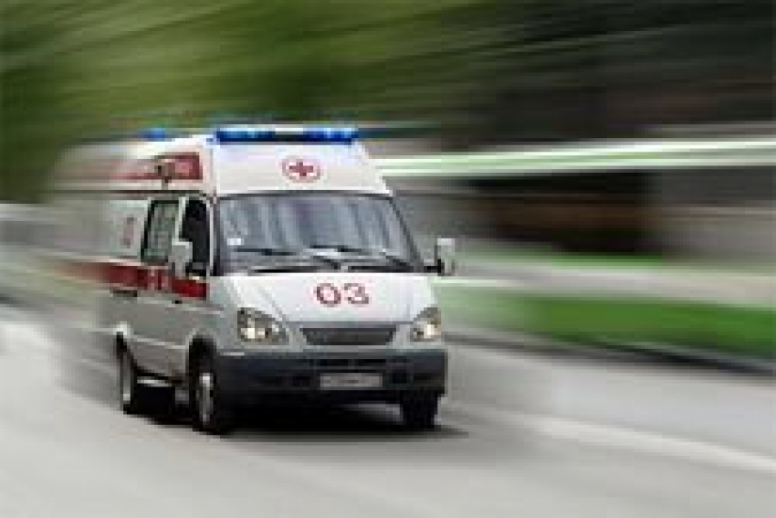 Под Волгоградом КамАЗ снес 63-летнего скутериста