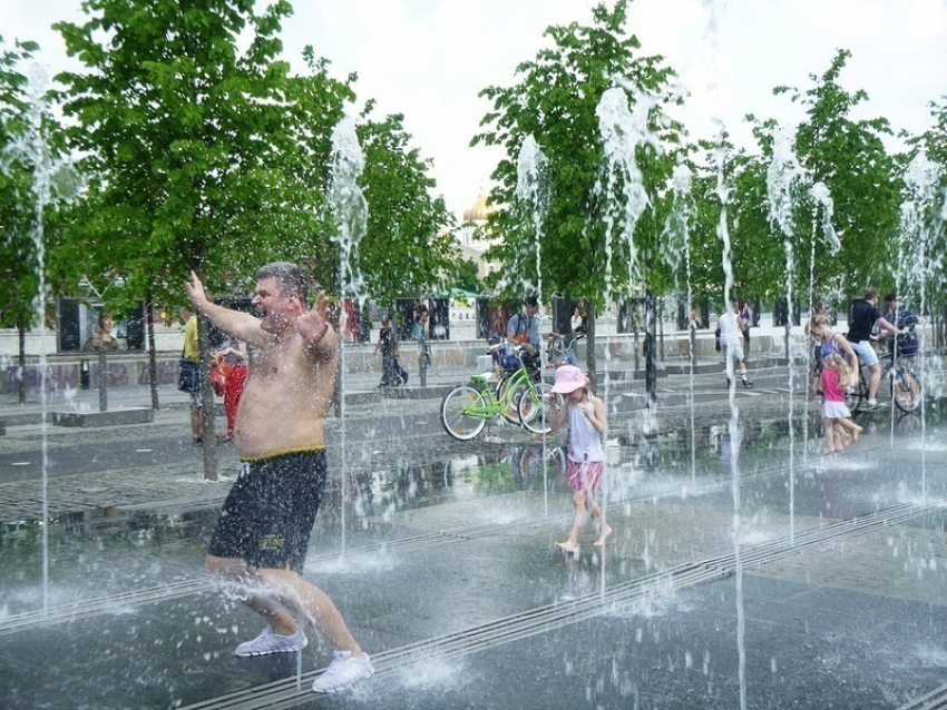 Танцы в сухом фонтане устроят жителям Волгограда в день Нептуна