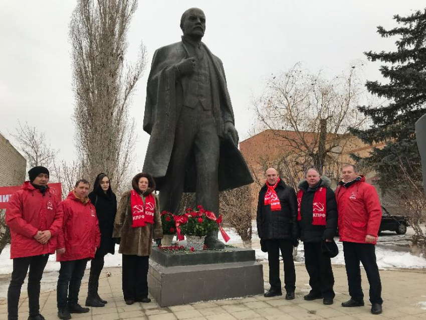 Волгоградские коммунисты торжественно отметили переименование села Пришиб