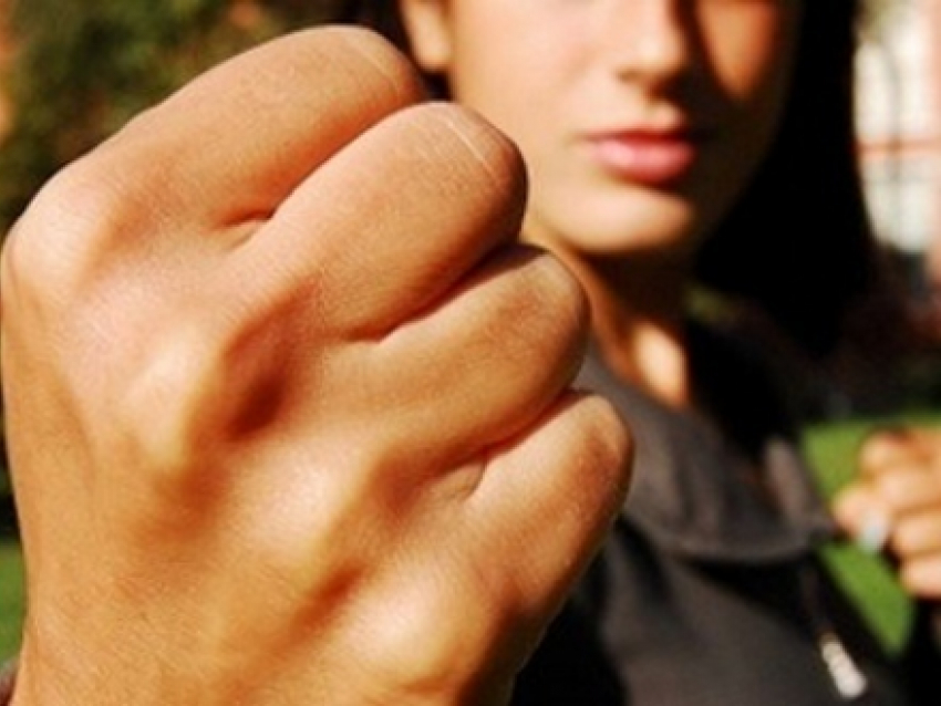 Мужчину будут судить за избиение дочери