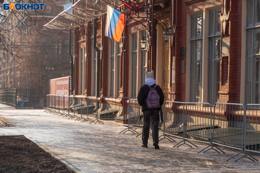 В Волгограде школьников переводят на дистант из-за гололеда
