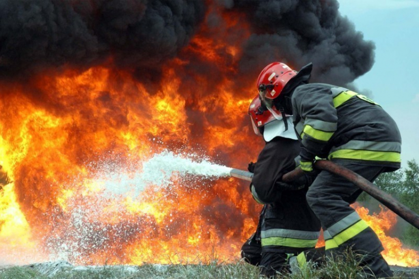 На западе Волгограда в многоэтажке заживо сгорела женщина