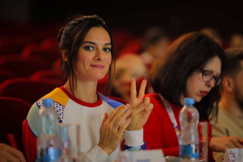 Пранкеры Вован и Лексус заставили главу МОК помолиться и рассказать про Исинбаеву