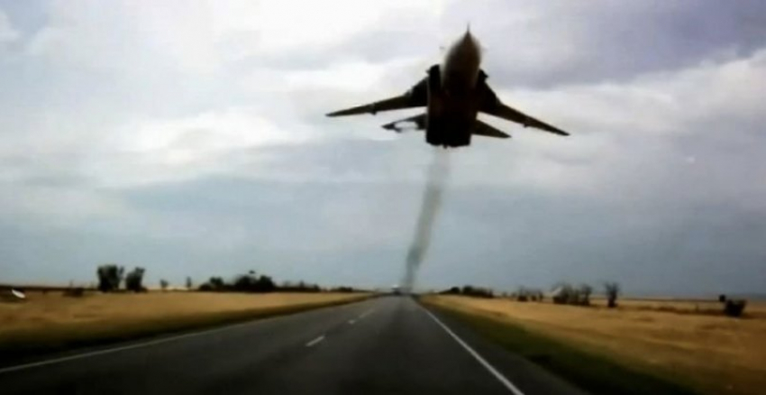Два военных самолета напугали низким полетом жителей Волгоградской области