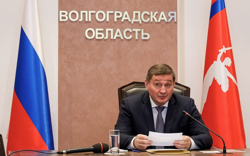 Волгоградский губернатор вводит новые меры борьбы с коронавирусом