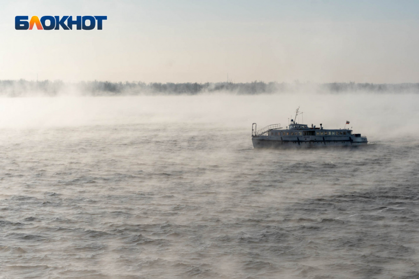 В Волгограде приостановили судоходство из-за падения уровня воды в Волге