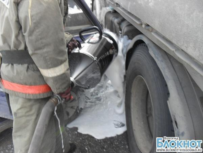Под Волгоградом в результате ДТП погиб водитель грузовика