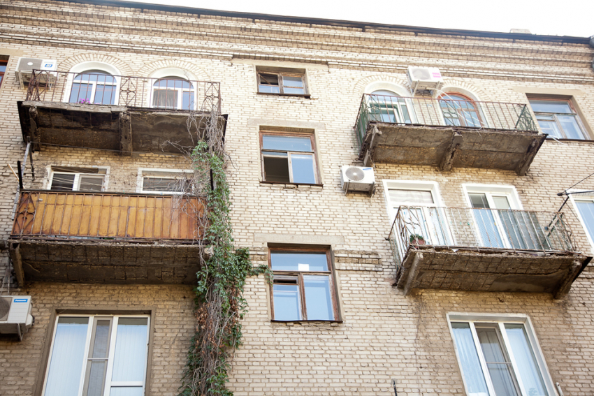Представитель Владимира Путина распорядился расселить жильцов аварийного дома под Волгоградом