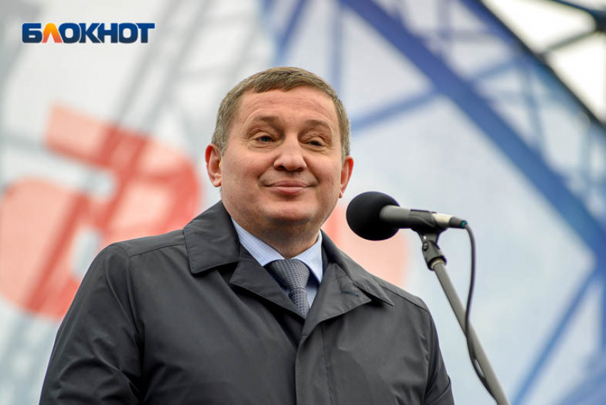 Андрей Бочаров позвал лидеров партий делить должности в облдуме
