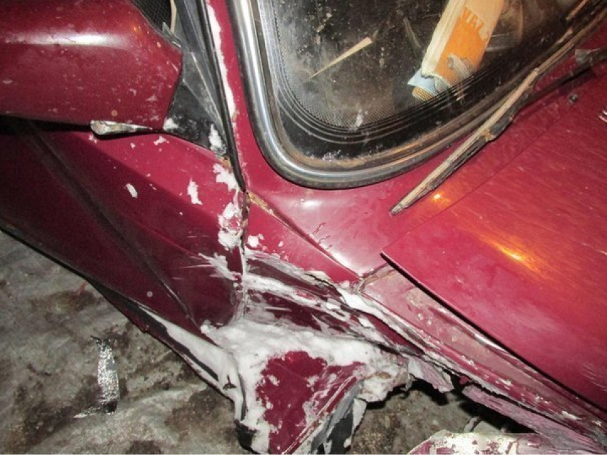 Под Волгоградом водитель перевернулся на ВАЗ-2107