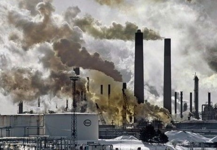 На юге Волгограда продолжаются выбросы ядовитых веществ