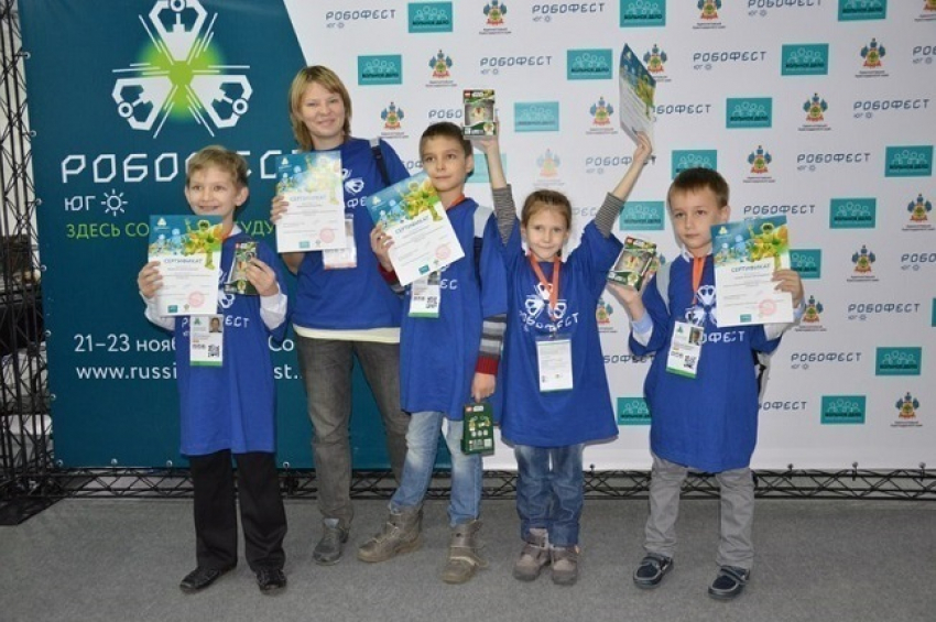 Волгоградские школьники победили в конкурсе робототехники «Робофест Юг"