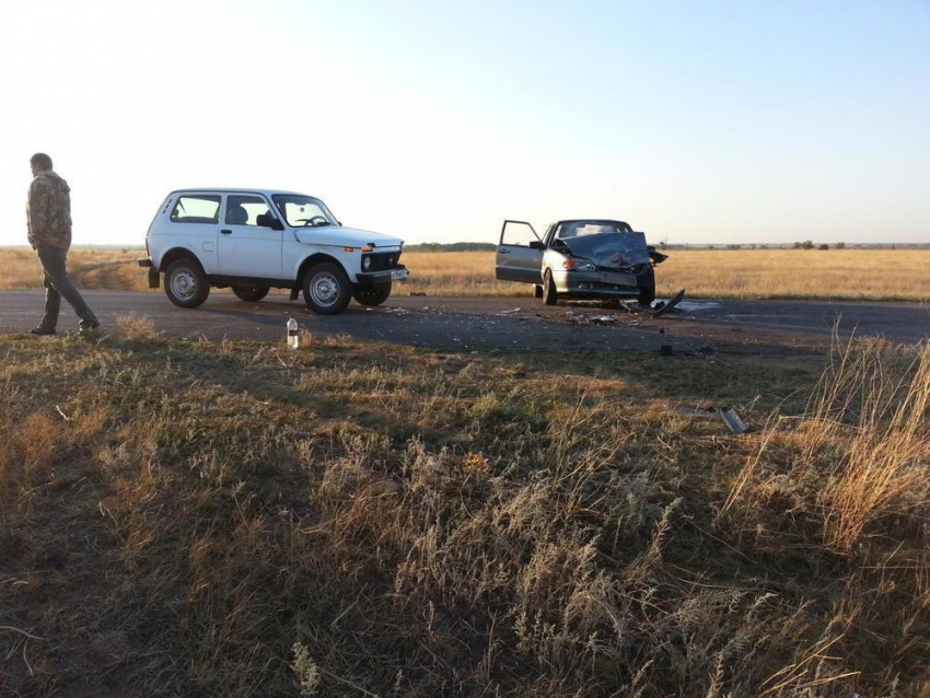 Под Волгоградом «Нива» протаранила «ВАЗ»: двое в больнице