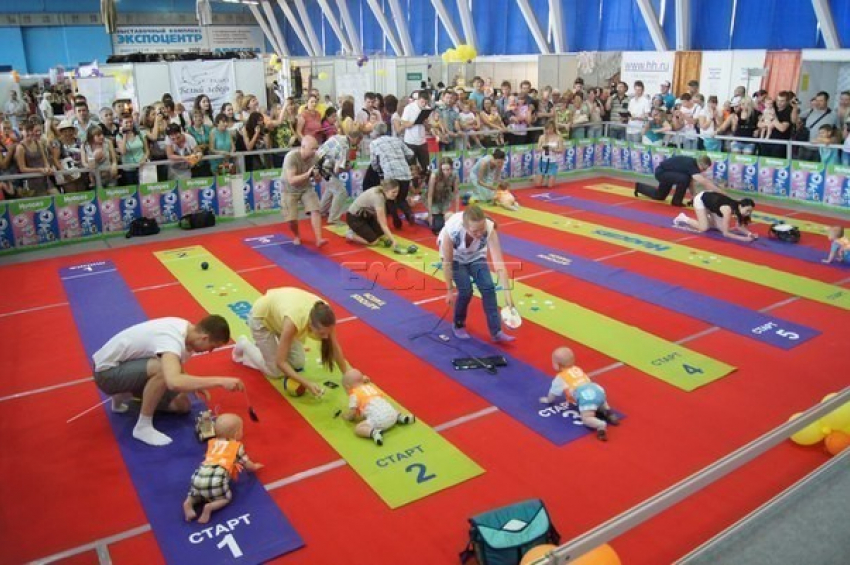 В Волгограде малыши поборются за звание самого быстрого ползунка и ходунка
