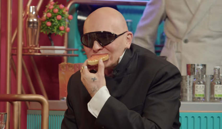 "Икры должно быть больше, чем хлеба": стилист Гоша Карцев назвал закон бутерброда на Камчатке