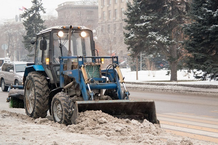 Тракторная дробилка для веток и самосвал: на что администрация Волгограда потратит 340 млн рублей