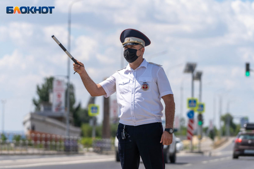 Судимого по пяти уголовным статьям выдала случайность на дороге в Волгограде