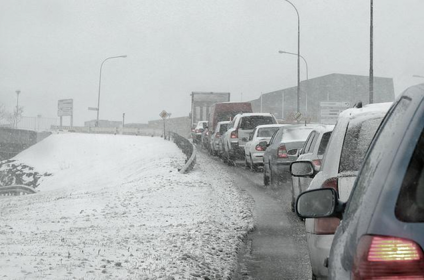 Движение в Волгограде полностью парализовано