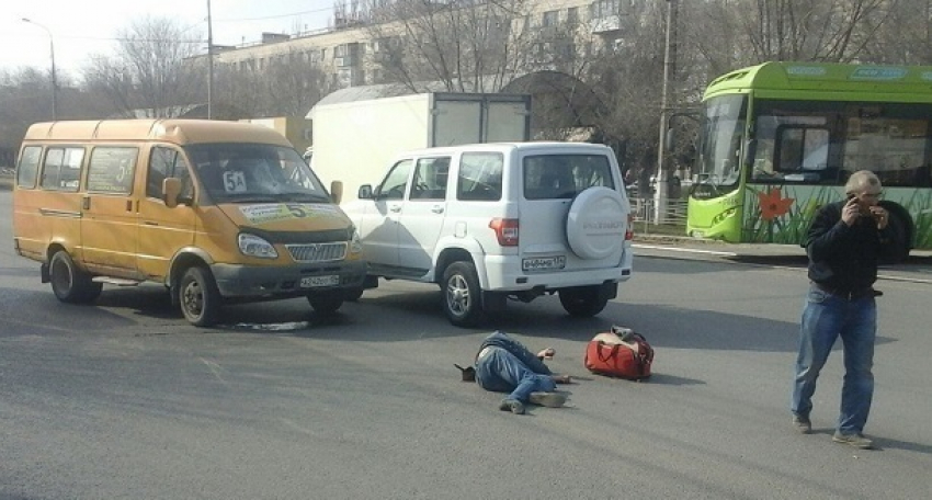 Маршрутка сбила мужчину на пешеходном переходе в Волгограде