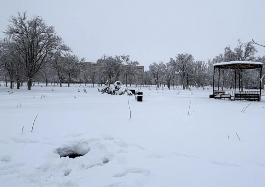 Волгоградского чиновника наказали за падение 9-летней в технический колодец