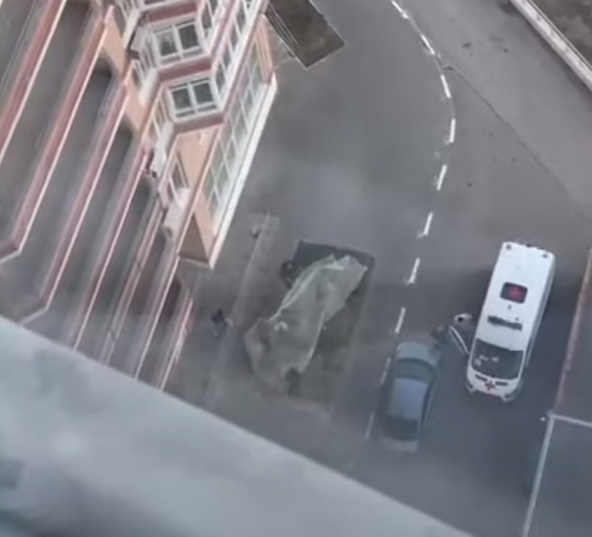 Оторвало обе ноги: подробности о выпавшем с 20-этажа в Волгограде молодом мужчине