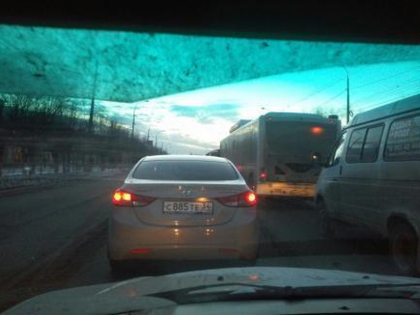 В Волгограде в час пик случилось три аварии