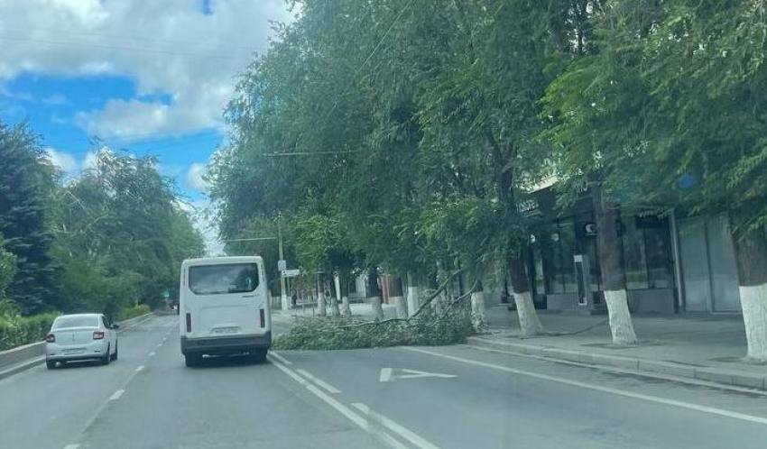 Штормовое предупреждение продлено в Волгоградской области