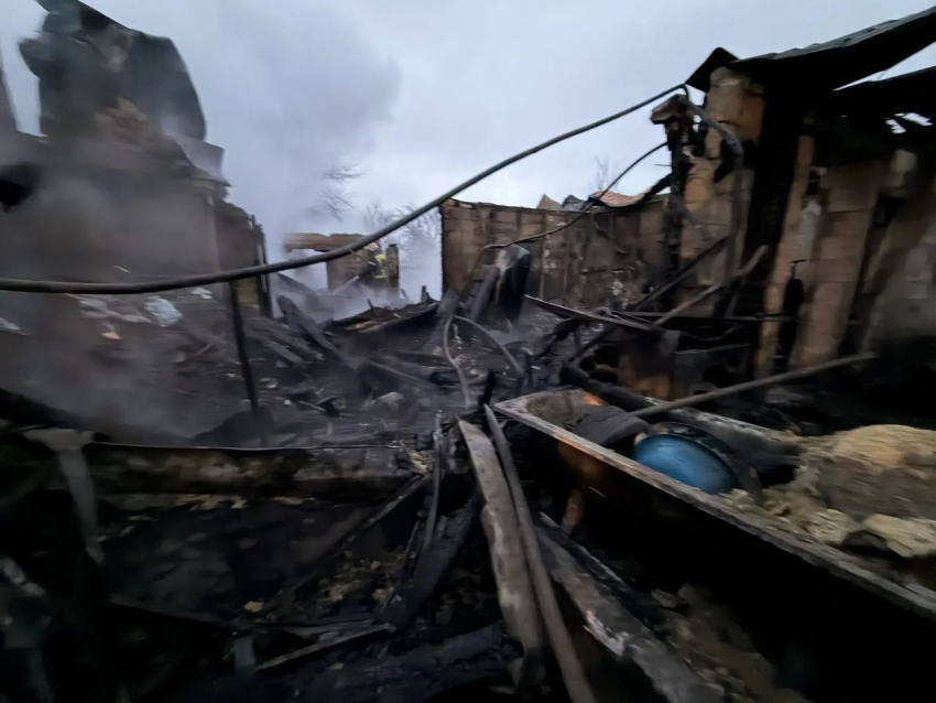 К родителям перевезли выживших детей при пожаре в Михайловке