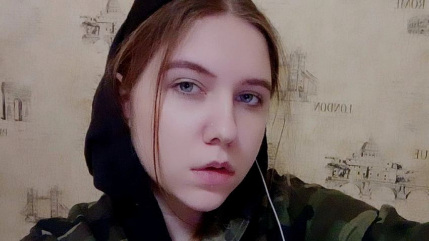 Второй месяц в Волгограде ищут водителя, сбившего девушку на оживленной дороге