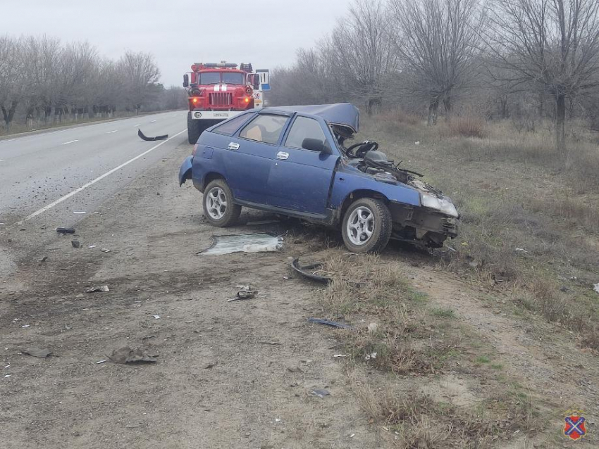 Водитель погиб в жутком лобовом ДТП с Haval под Волгоградом: видео с места 