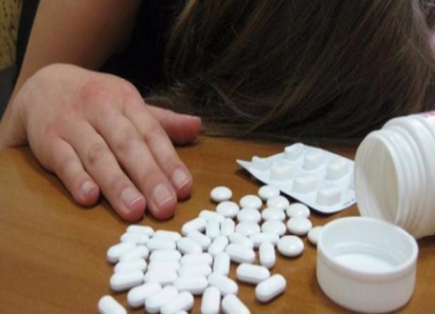 15-летняя школьница едва не умерла от передозировки таблетками под Волгоградом 