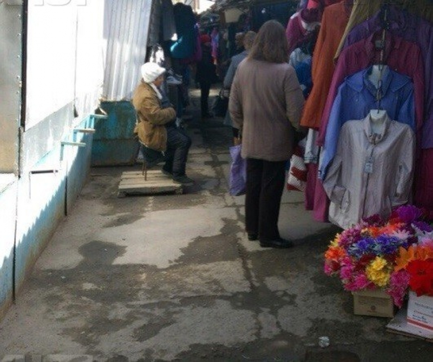 В Волгограде мужчина умер рядом с рынком «Северный» 