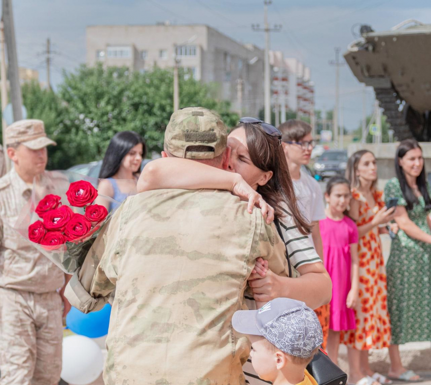 Бойцы «Кобры» вернулись к волгоградским родным со спецоперации на Украине