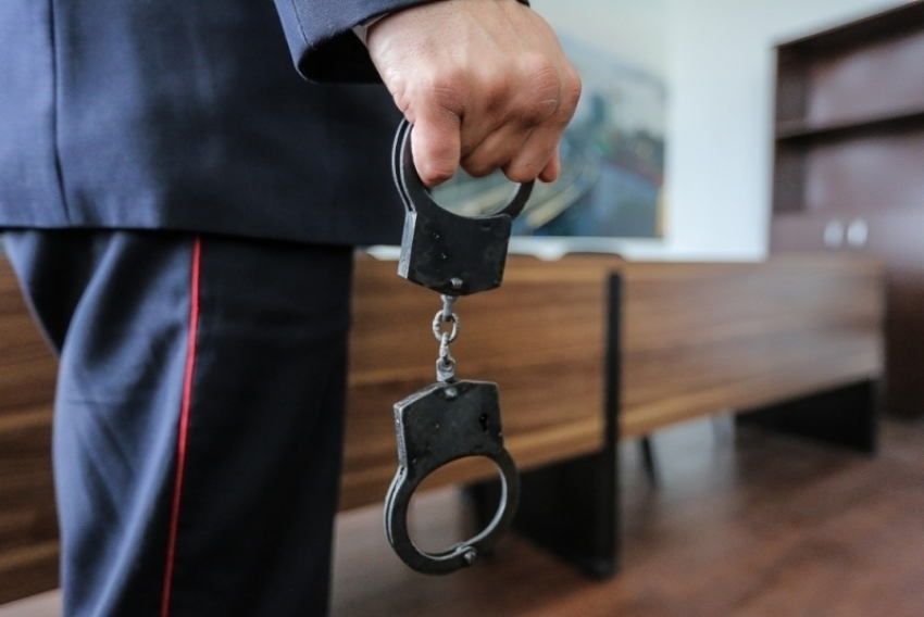 В Волгограде полицейского осудили на 3 года за избиение задержанного
