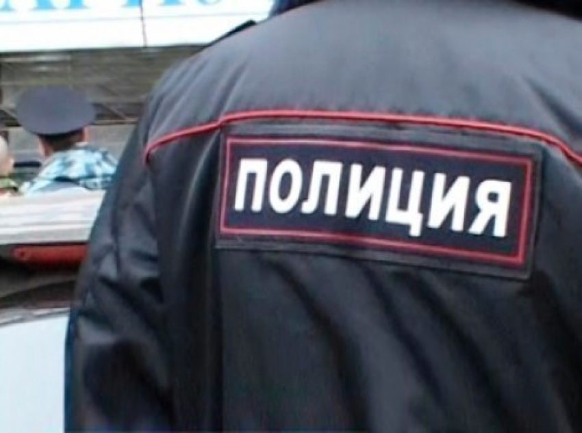 Двое полицейских из Волгограда получили ранения при задержании в Курской области