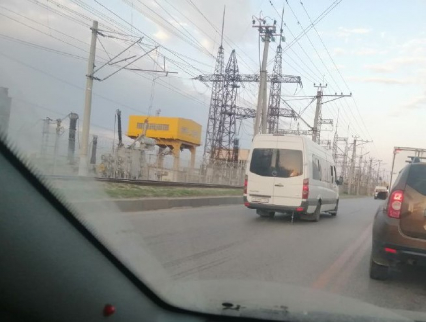 Волжская ГЭС застыла в 9-километровой пробке