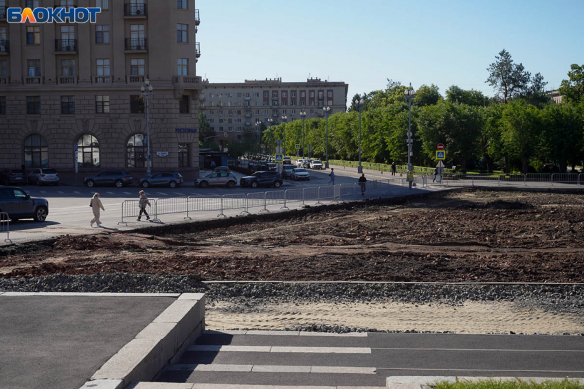 Послевоенный коммунальный артефакт обнаружен на перекопанной главной площади Волгограда