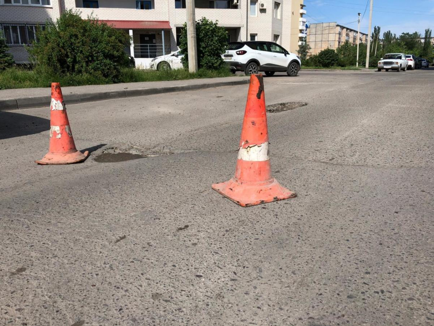 Водитель «четырнадцатой» сбил перебегающего дорогу пешехода на трассе под Волгоградом: мужчина умер в больнице