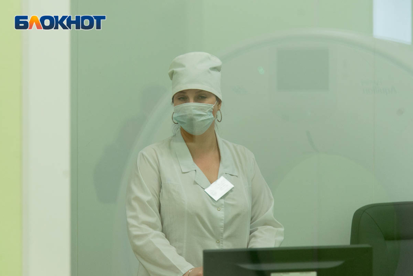 До трех выросло число пострадавших в смятой «Ладе» под Волгоградом 