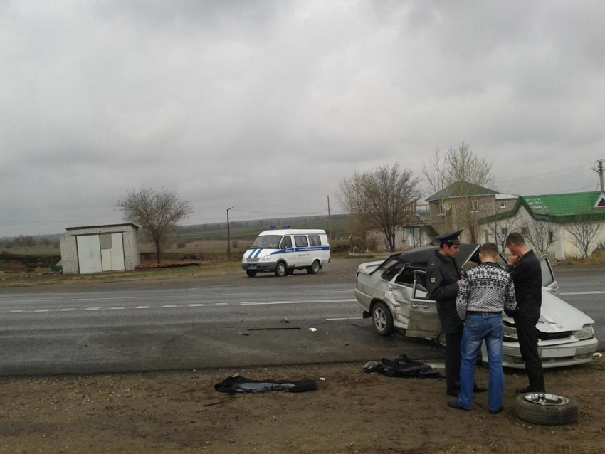 В Волгограде грузовик снес «пятнадцатую»: 1 погиб